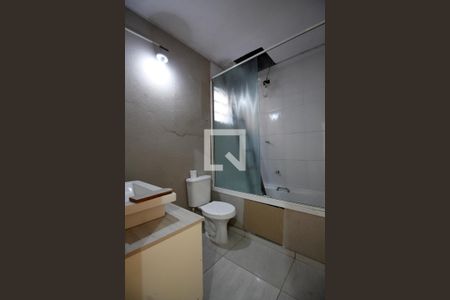 Casa para alugar com 210m², 2 quartos e 1 vaga Casa para alugar com 210m², 2 quartos e 1 vagaBanheiro 2