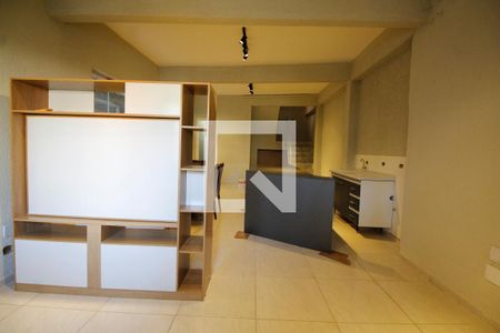 Sala de casa para alugar com 2 quartos, 210m² em Vila Penteado, São Paulo