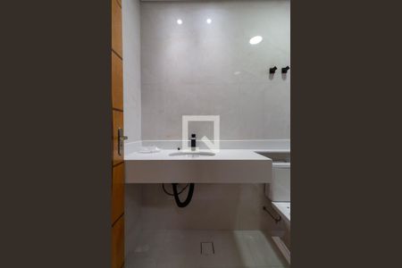 Casa à venda com 150m², 3 quartos e 2 vagasBanheiro da Suíte 2 