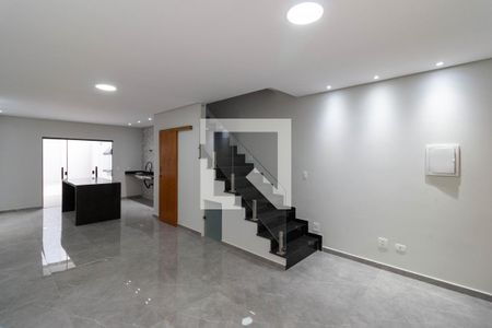 Sala de casa à venda com 3 quartos, 150m² em Vila Carrão, São Paulo