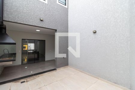 Casa à venda com 150m², 3 quartos e 2 vagasQuintal 