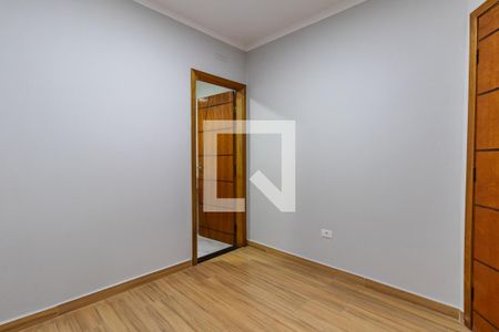 Casa de condomínio à venda com 160m², 3 quartos e 2 vagasSuíte 2