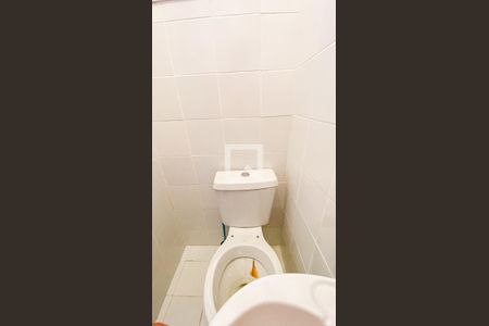 Apartamento à venda com 72m², 3 quartos e 1 vagaÁrea de Serviço - Banheiro