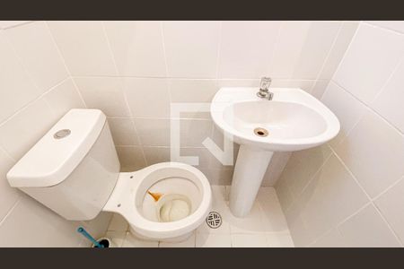 Apartamento à venda com 72m², 3 quartos e 1 vagaÁrea de Serviço - Banheiro