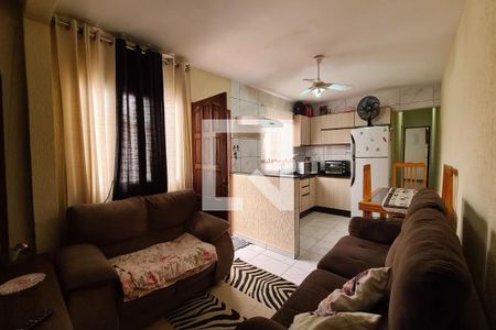 Casa à venda com 200m², 5 quartos e 2 vagas Casa à venda com 200m², 5 quartos e 2 vagasSala - Casa 2