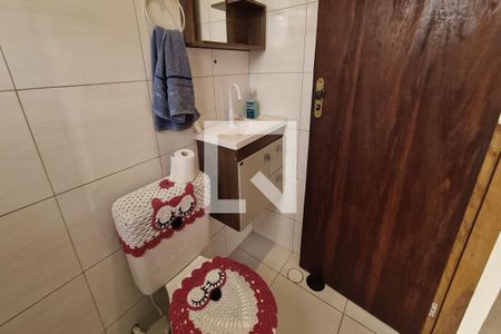 Casa à venda com 200m², 5 quartos e 2 vagas Casa à venda com 200m², 5 quartos e 2 vagasBanheiro