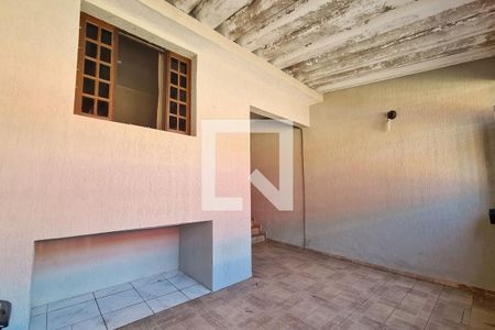 Casa à venda com 200m², 5 quartos e 2 vagas Casa à venda com 200m², 5 quartos e 2 vagasGaragem