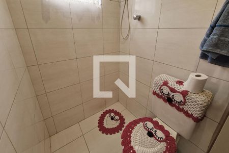 Casa à venda com 200m², 5 quartos e 2 vagas Casa à venda com 200m², 5 quartos e 2 vagasBanheiro