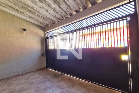 Casa à venda com 200m², 5 quartos e 2 vagas Casa à venda com 200m², 5 quartos e 2 vagasGaragem