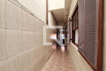 Casa à venda com 200m², 5 quartos e 2 vagas Casa à venda com 200m², 5 quartos e 2 vagasCorredor