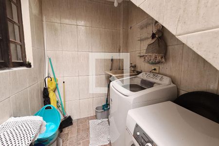 Casa à venda com 200m², 5 quartos e 2 vagas Casa à venda com 200m², 5 quartos e 2 vagasÁrea de Serviço - Casa 1