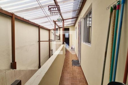 Casa à venda com 200m², 5 quartos e 2 vagas Casa à venda com 200m², 5 quartos e 2 vagasÁrea de Serviço - Casa 2