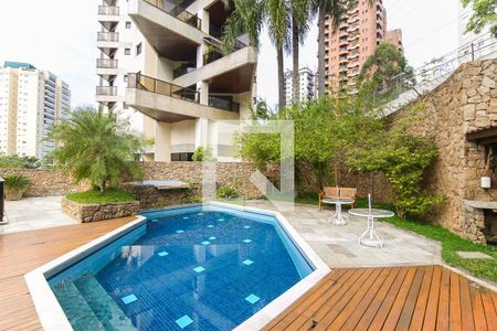 Apartamento à venda com 190m², 3 quartos e 6 vagasÁrea comum - Piscina