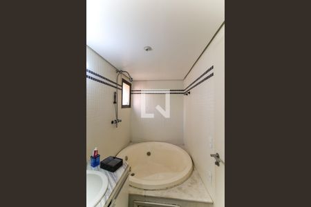 Apartamento à venda com 190m², 3 quartos e 6 vagasBanheiro do Quarto 3