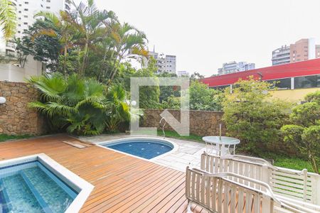 Apartamento à venda com 190m², 3 quartos e 6 vagasÁrea comum - Piscina