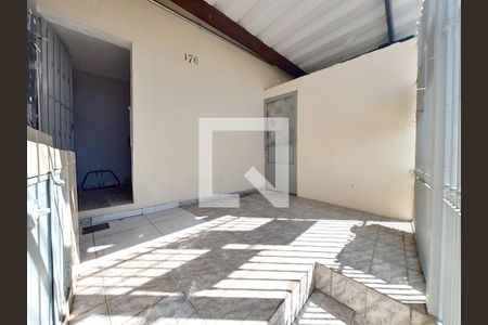 Casa para alugar com 38m², 1 quarto e sem vaga Casa para alugar com 38m², 1 quarto e sem vagaQuintal/Entrada