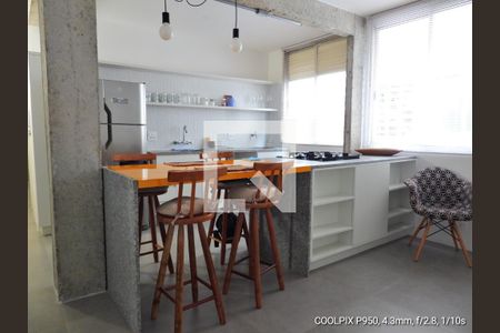 Cozinha de apartamento para alugar com 2 quartos, 64m² em Pinheiros, São Paulo