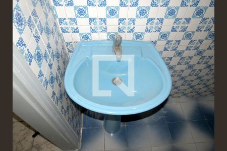 Casa para alugar com 75m², 2 quartos e sem vagaBanheiro - Pia