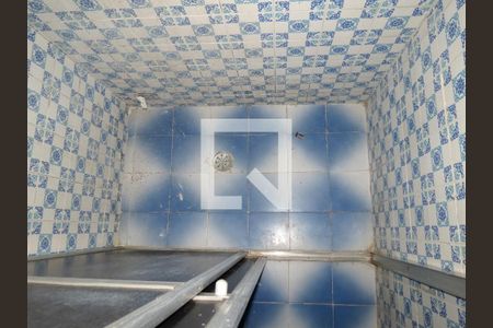 Casa para alugar com 75m², 2 quartos e sem vagaBanheiro - Box