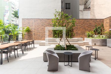 Studio para alugar com 27m², 1 quarto e sem vaga Studio para alugar com 27m², 1 quarto e sem vagaSalão de Festas
