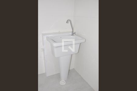 Apartamento para alugar com 32m², 2 quartos e sem vaga Apartamento para alugar com 32m², 2 quartos e sem vagaCozinha com Área de Serviço