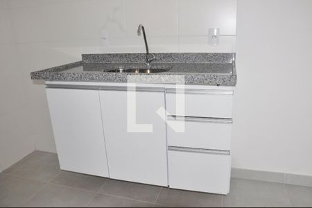 Apartamento para alugar com 32m², 2 quartos e sem vaga Apartamento para alugar com 32m², 2 quartos e sem vagaCozinha com Área de Serviço