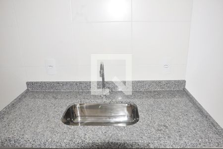 Apartamento para alugar com 32m², 2 quartos e sem vaga Apartamento para alugar com 32m², 2 quartos e sem vagaCozinha com Área de Serviço