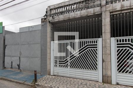 Casa à venda com 101m², 2 quartos e 1 vaga Casa à venda com 101m², 2 quartos e 1 vagaFachada