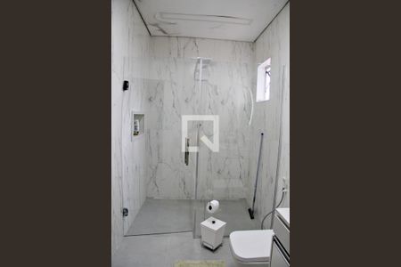 Banheiro da Suíte de casa para alugar com 2 quartos, 210m² em Jardim Presidente Dutra, Guarulhos
