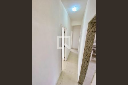 Corredor de apartamento à venda com 2 quartos, 130m² em Sampaio, Rio de Janeiro