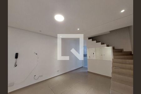 Sala de casa de condomínio para alugar com 2 quartos, 70m² em Vila Constancia, São Paulo