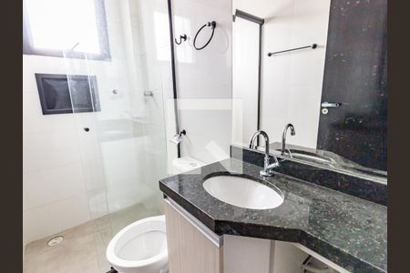 Banheiro de apartamento para alugar com 1 quarto, 30m² em Vila Invernada, São Paulo