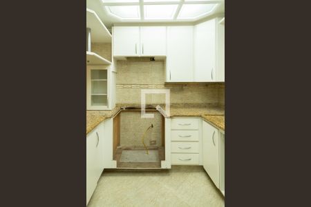Casa à venda com 250m², 3 quartos e 3 vagasCozinha 