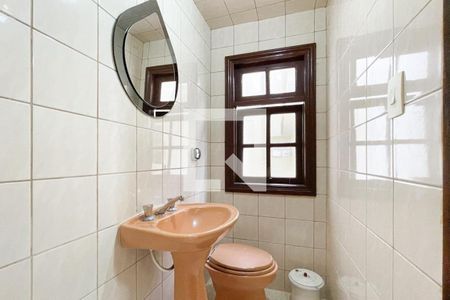 Casa à venda com 250m², 3 quartos e 3 vagasBanheiro de Serviço