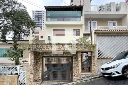 Casa à venda com 250m², 3 quartos e 3 vagasFachada 