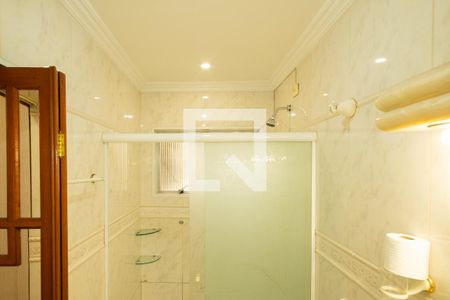 Casa à venda com 250m², 3 quartos e 3 vagasBanheiro - Suíte 