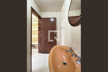 Casa à venda com 250m², 3 quartos e 3 vagasBanheiro de Serviço