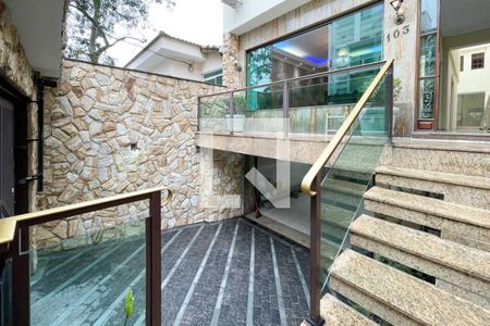 Casa à venda com 250m², 3 quartos e 3 vagasGaragem