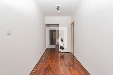 Corredor de apartamento para alugar com 2 quartos, 95m² em Aclimação, São Paulo
