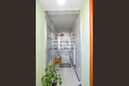 Casa à venda com 235m², 3 quartos e 2 vagasCorredor