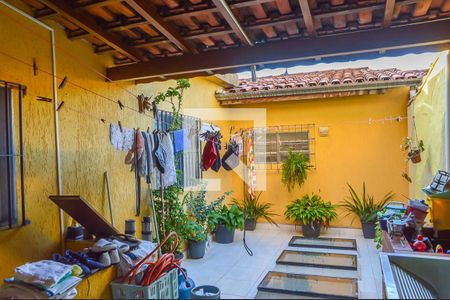 Casa à venda com 235m², 3 quartos e 2 vagasÁrea de Serviço