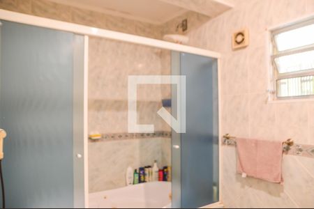 Casa à venda com 235m², 3 quartos e 2 vagasBanheiro