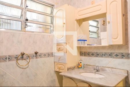 Casa à venda com 235m², 3 quartos e 2 vagasBanheiro