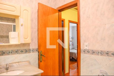 Casa à venda com 235m², 3 quartos e 2 vagasBanheiro