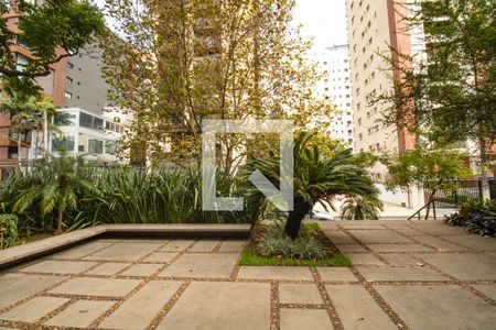 Apartamento à venda com 166m², 4 quartos e 2 vagas Apartamento à venda com 166m², 4 quartos e 2 vagasÁrea comum - Pátio da entrada