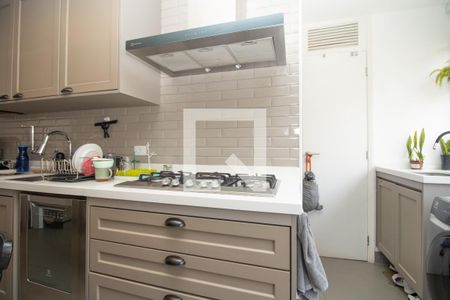 Apartamento à venda com 166m², 4 quartos e 2 vagas Apartamento à venda com 166m², 4 quartos e 2 vagasCozinh, fogão e exaustor