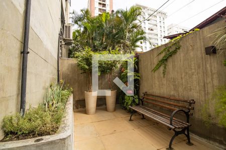 Apartamento à venda com 166m², 4 quartos e 2 vagas Apartamento à venda com 166m², 4 quartos e 2 vagasÁrea comum - Pátio