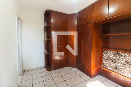 Quarto 1 de apartamento para alugar com 2 quartos, 56m² em Jardim Lucinda, São Paulo