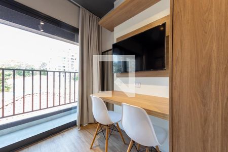 Home Office de apartamento para alugar com 1 quarto, 25m² em Jardim das Acácias, São Paulo