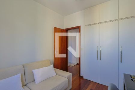 Apartamento à venda com 138m², 4 quartos e 2 vagasQuarto 2